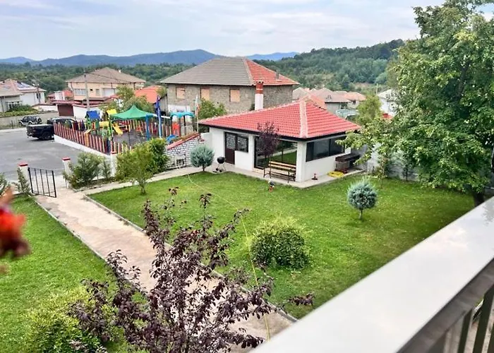 公寓 за гости сузи